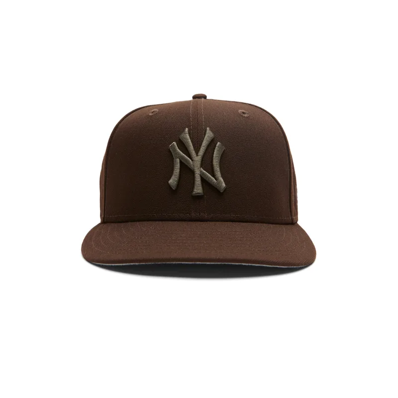 New Era New York Yankees fitted hat Burnt Wood colorway - Joe Freshgoods Drops Clean Yankees Fitted in Premium Burnt Wood Colorway