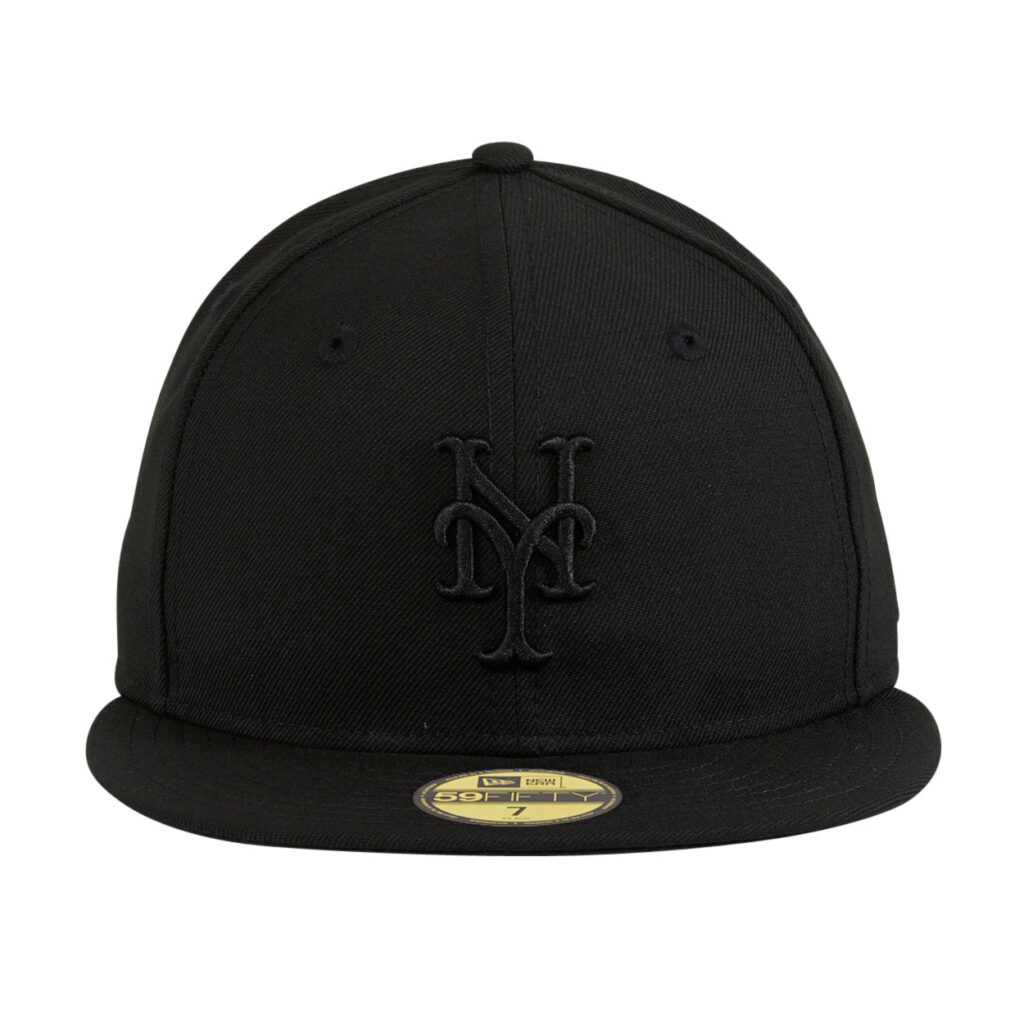 New Era New York Mets fitted hat Black, Black colorway - New Era Drops Clean Mets Fitted in All-Black Colorway