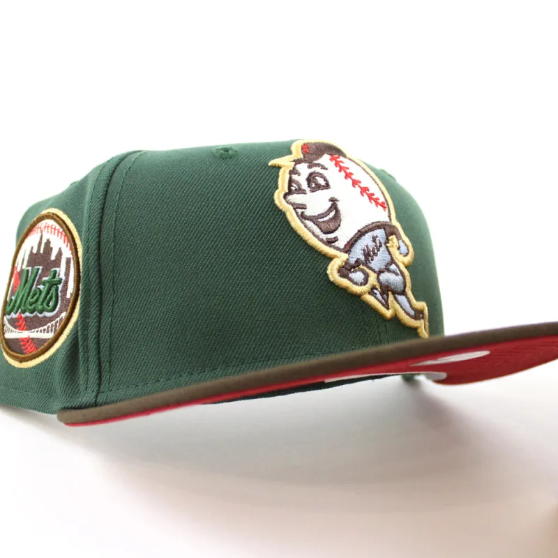 New Era New York Mets fitted hat MOUNTAIN PINE GREEN WALNUT PINOT RED Under Brim colorway - New Era Drops Unique Mets Fitted with NYC Skyline Inside Baseball Design