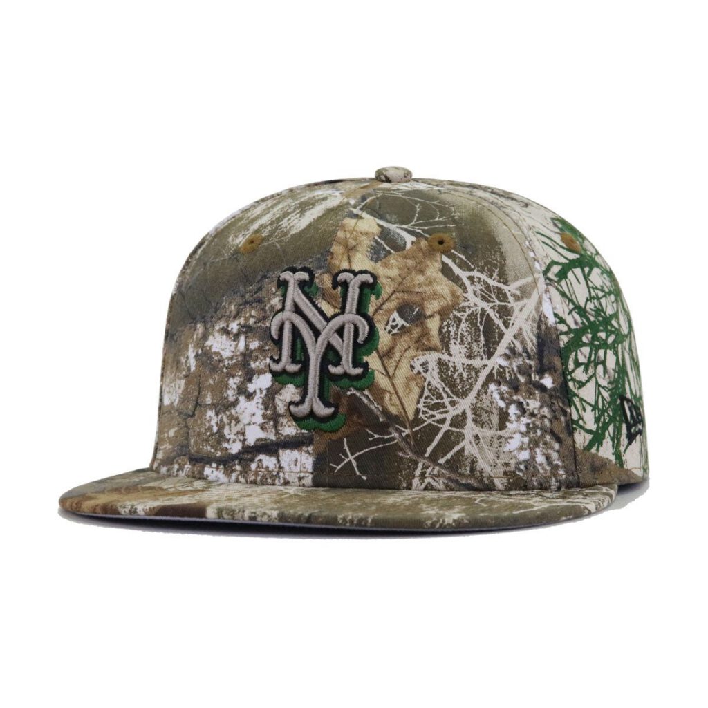 New Era New York Mets fitted hat black, green, tan, real tree colorway - New Era Drops Wild Mets Fitted in Real Tree Edge Camo