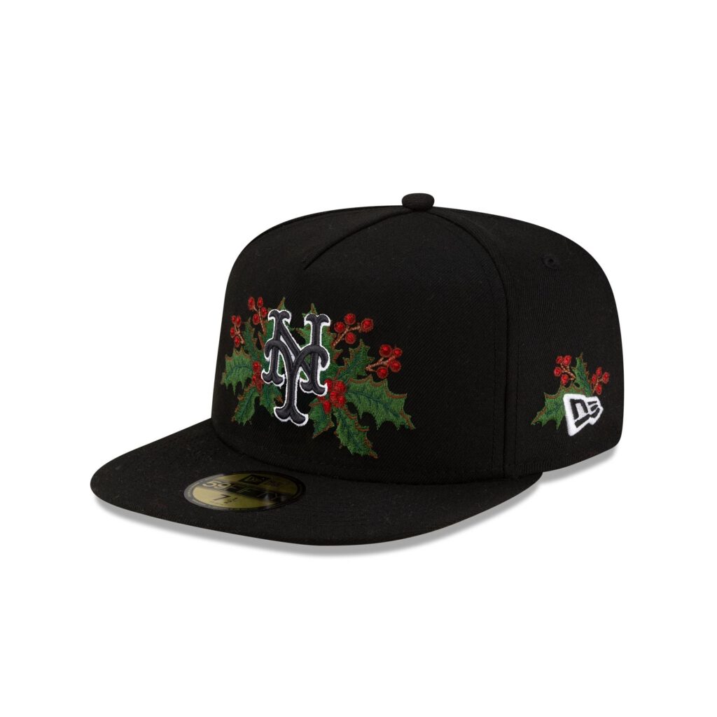 New Era New York Mets fitted hat - New Era Drops Clean Mets Holly Fitted for Holiday Season