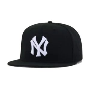New Era New York Yankees fitted hat black colorway - New Era Drops Clean Yankees Fitted in Classic Black Colorway