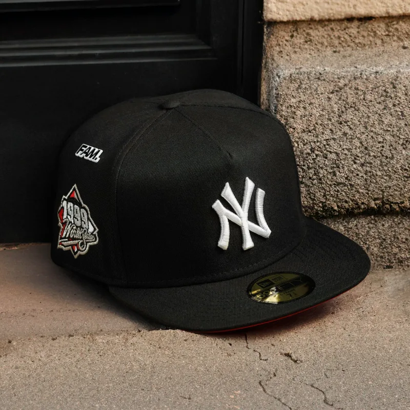 New Era New York Yankees fitted hat black, scarlet colorway - New Era Drops Clean Yankees Fitted with 1999 World Series Tribute