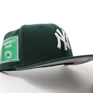New Era New York Yankees fitted hat Brooklyn colorway - Yankees Drop Brooklyn-Inspired Fitted with Dark Green Vibes