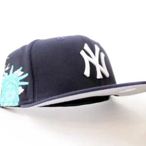 New Era New York Yankees fitted hat Team Color Gray Under Brim colorway - Yankees CLOUD ICON Fitted Features Iconic Statue of Liberty Design