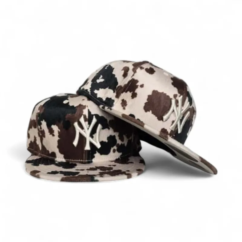 New Era New York Yankees fitted hat black, chrome colorway - New Era Drops Bold Yankees Fitted with Cow Print Design