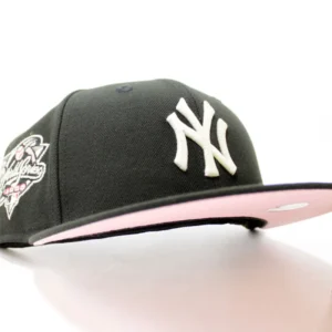 New Era New York Yankees fitted hat Glow in the Dark Black Pink Under Brim colorway - 2000 Subway Series Fitted: New Era’s Glow-in-the-Dark Yankees Championship Tribute