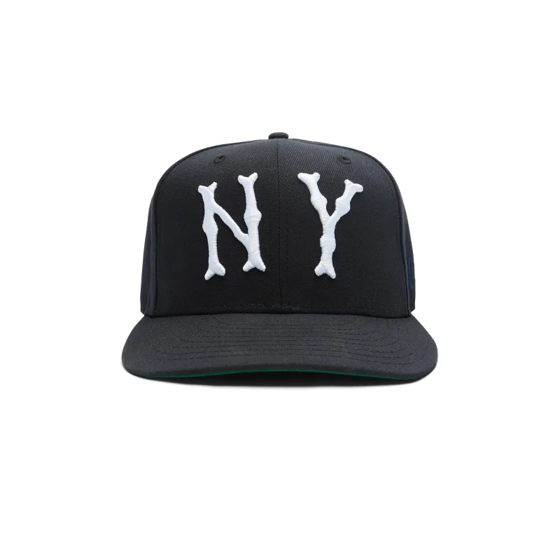 New Era New York Yankees fitted hat navy colorway - Classic Navy Yankees Fitted Drops at Joe Fresh Goods