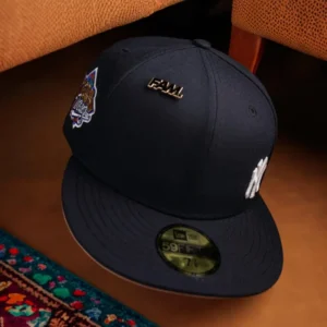 New Era New York Yankees fitted hat navy, grey colorway - New Era Drops Clean Yankees Fitted with ’99 World Series Mini Logo