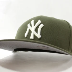 New Era New York Yankees fitted hat Olive Gray Under Brim colorway - Yankees Fitted Gets Subtle Olive Gray Treatment