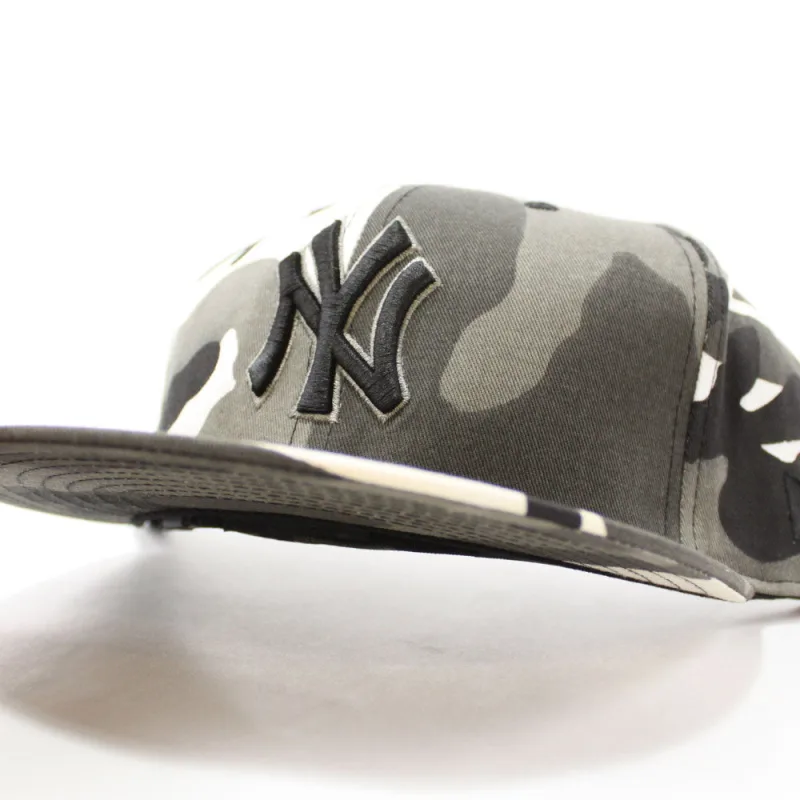 New Era New York Yankees fitted hat Snow Camo colorway - Yankees Snow Camo Fitted Drops at ecapcity for Under $40