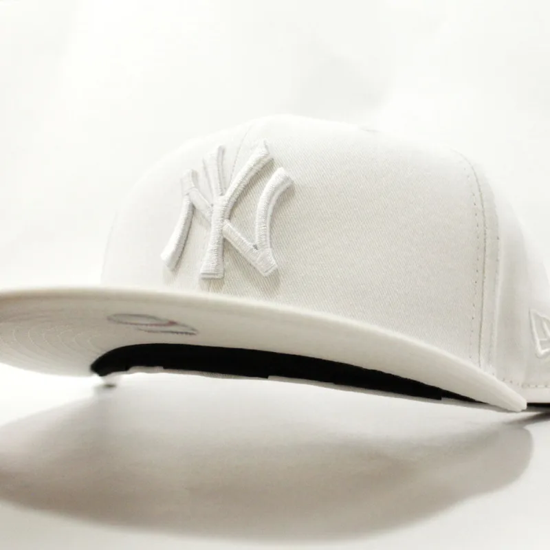 New Era New York Yankees fitted hat White on White colorway - Yankees Drop Clean White-on-White Fitted for Summer
