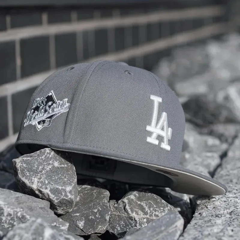 New Era Los Angeles Dodgers fitted hat white, grey, chrome colorway - New Era Drops Clean Dodgers Fitted Celebrating 1988 World Series