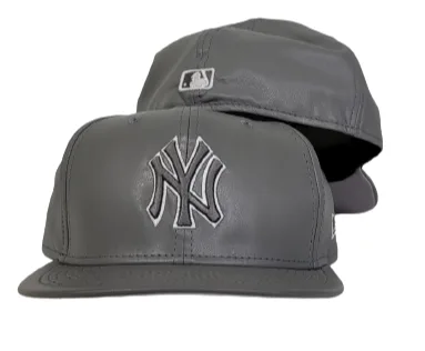 New Era New York Yankees fitted hat white, grey colorway - Yankees Fans Get Premium Leather Fitted with Clean Grey-on-White Design
