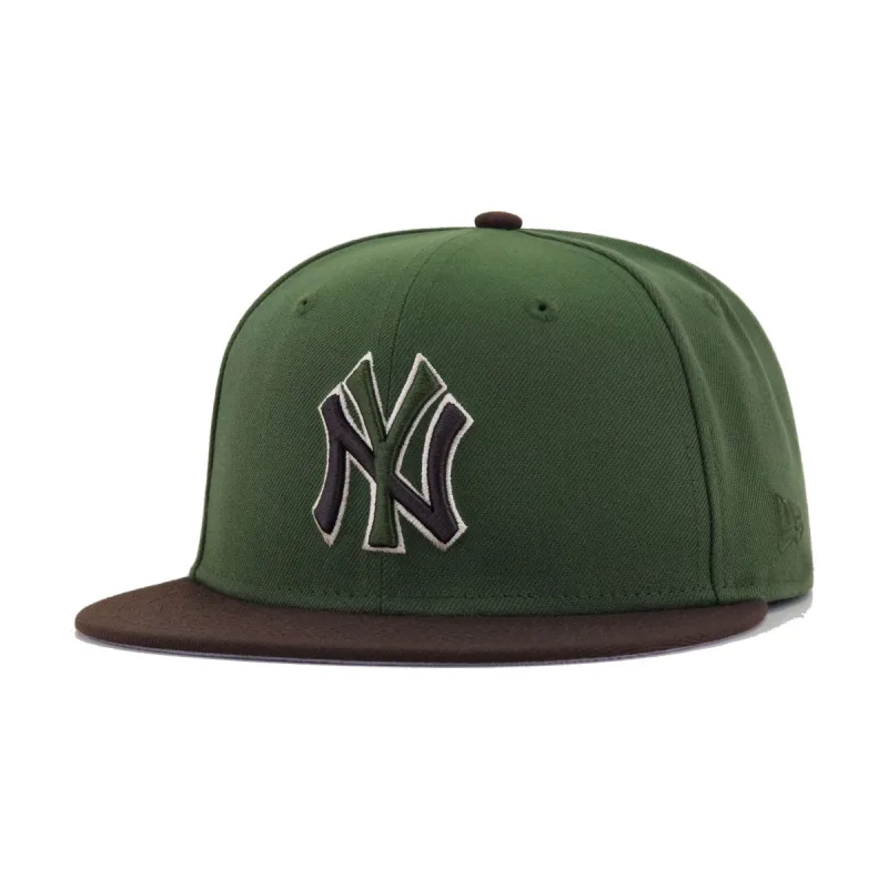 New Era New York Yankees fitted hat green, brown colorway - Yankees Drop Earthy Rifle Green Fitted with Burnt Wood Vibes