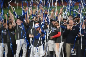 2025 World Series action between Toronto Blue Jays and Los Angeles Dodgers
