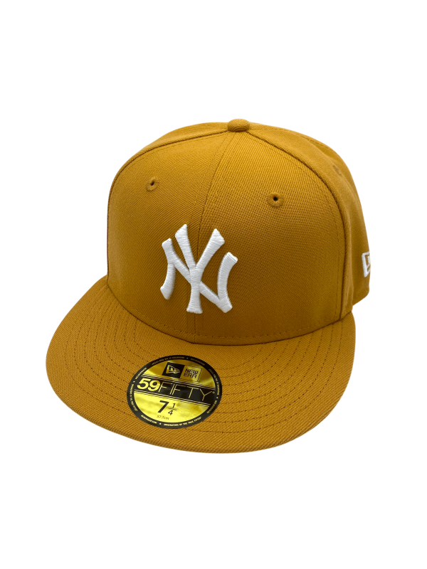 New Era New York Yankees fitted hat Men's colorway - Adult New York Yankees New Era Tan/White Basic 59FIFTY Fitted Hat – Men’s