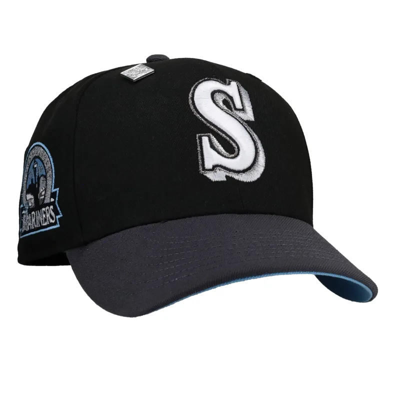 New Era Seattle Mariners fitted hat black, blue, silver colorway - Seattle Mariners 30th Anniversary Black/Silver Metallic 59Fifty Fitted Hat