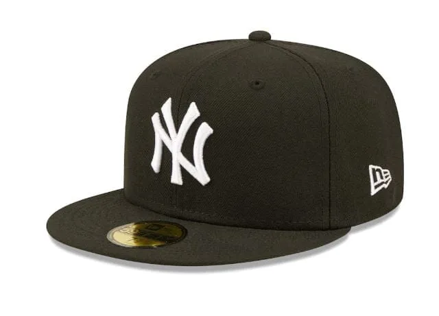 New Era New York Yankees fitted hat Unisex colorway - Yankees Fitted Gets the Monochrome Treatment in New Era’s Latest Drop