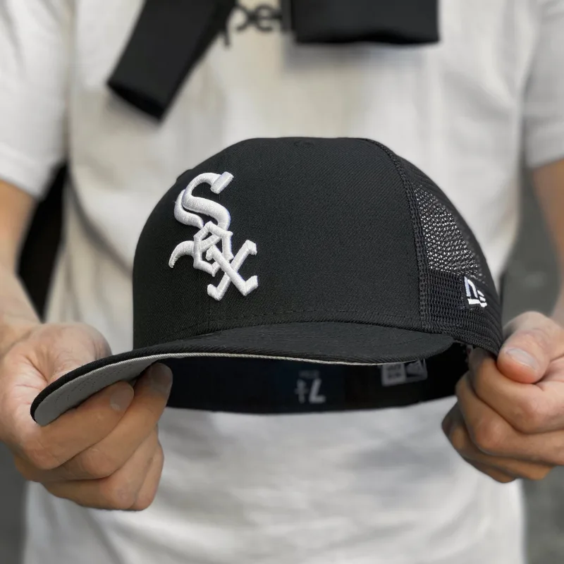 New Era Chicago White Sox fitted hat black, white, grey colorway - CHICAGO WHITE SOX MLB BLACK MESH GREY UV / 59FIFTY FITTED