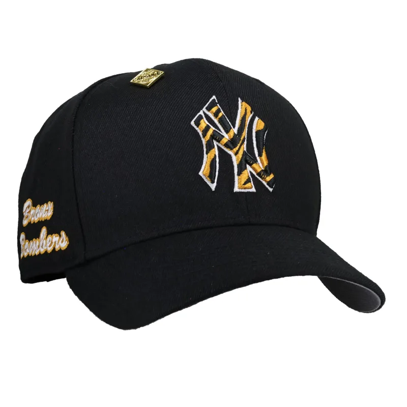 New Era New York Yankees fitted hat black, grey colorway - New York Yankees Bronx Bombers Black Safari Print 59Fifty Fitted Hat