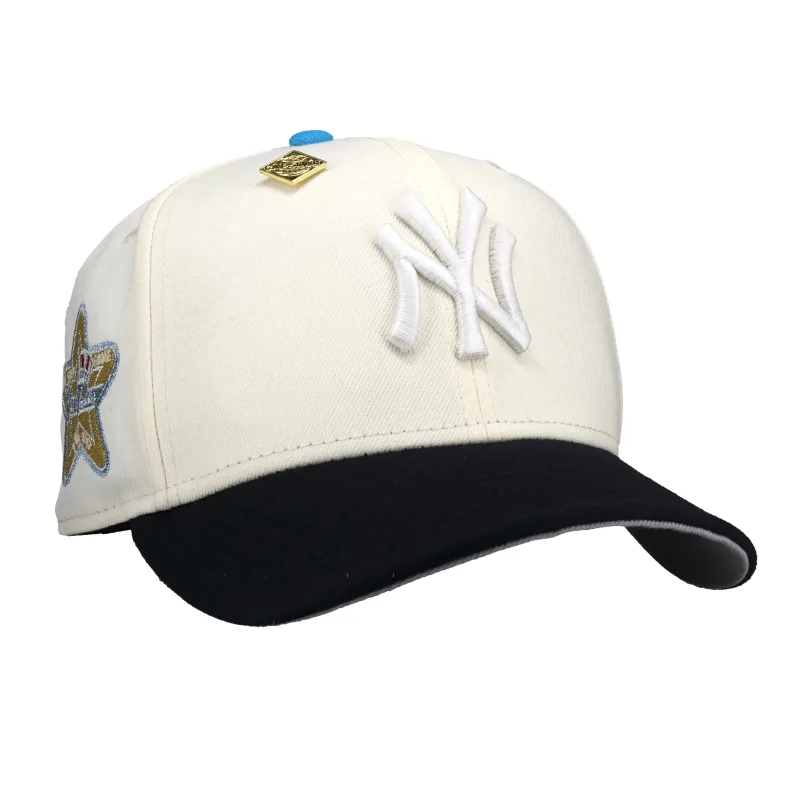 New Era New York Yankees fitted hat navy, white, grey colorway - New York Yankees 1960 ASG Off White/Navy/Glow Metallic 59Fifty Fitted Hat