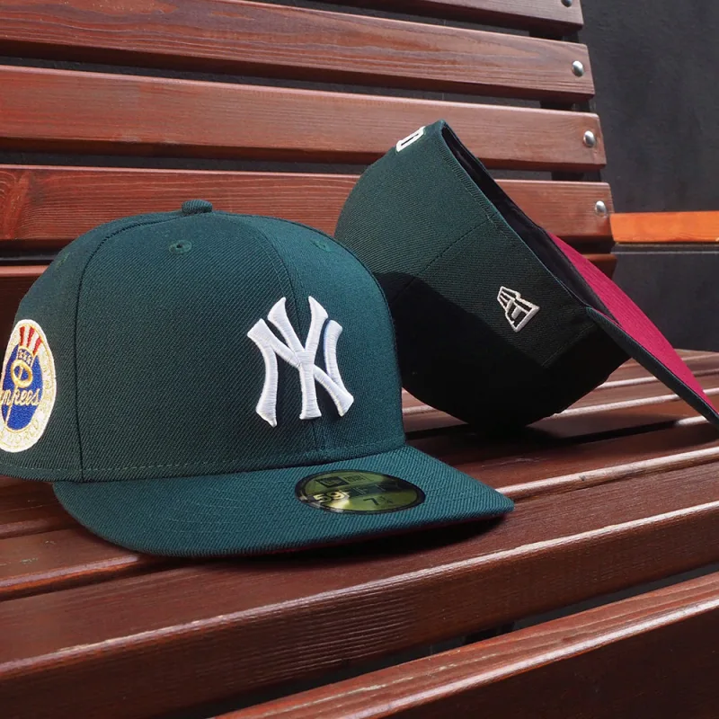 New Era New York Yankees fitted hat green, cardinal colorway - NEW ERA 59FIFTY MLB NEW YORK YANKEES 1962 WORLD SERIES DARK GREEN CARDINAL UV FITTED CAP