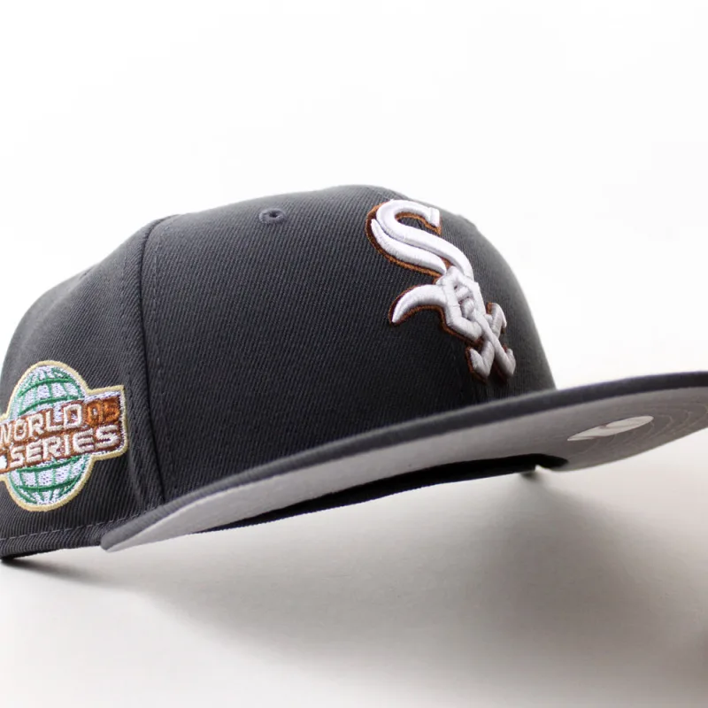New Era Chicago White Sox fitted hat Dark Graphite Gray Under Brim colorway - Chicago White Sox 2005 World Series New Era Fitted 59Fifty Hat (Dark Graphite Gray Under Brim)