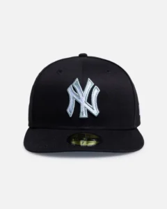New Era New York Yankees fitted hat black, blue colorway - New Era Drops Sleek Yankees Fitted in Black Sky Blue
